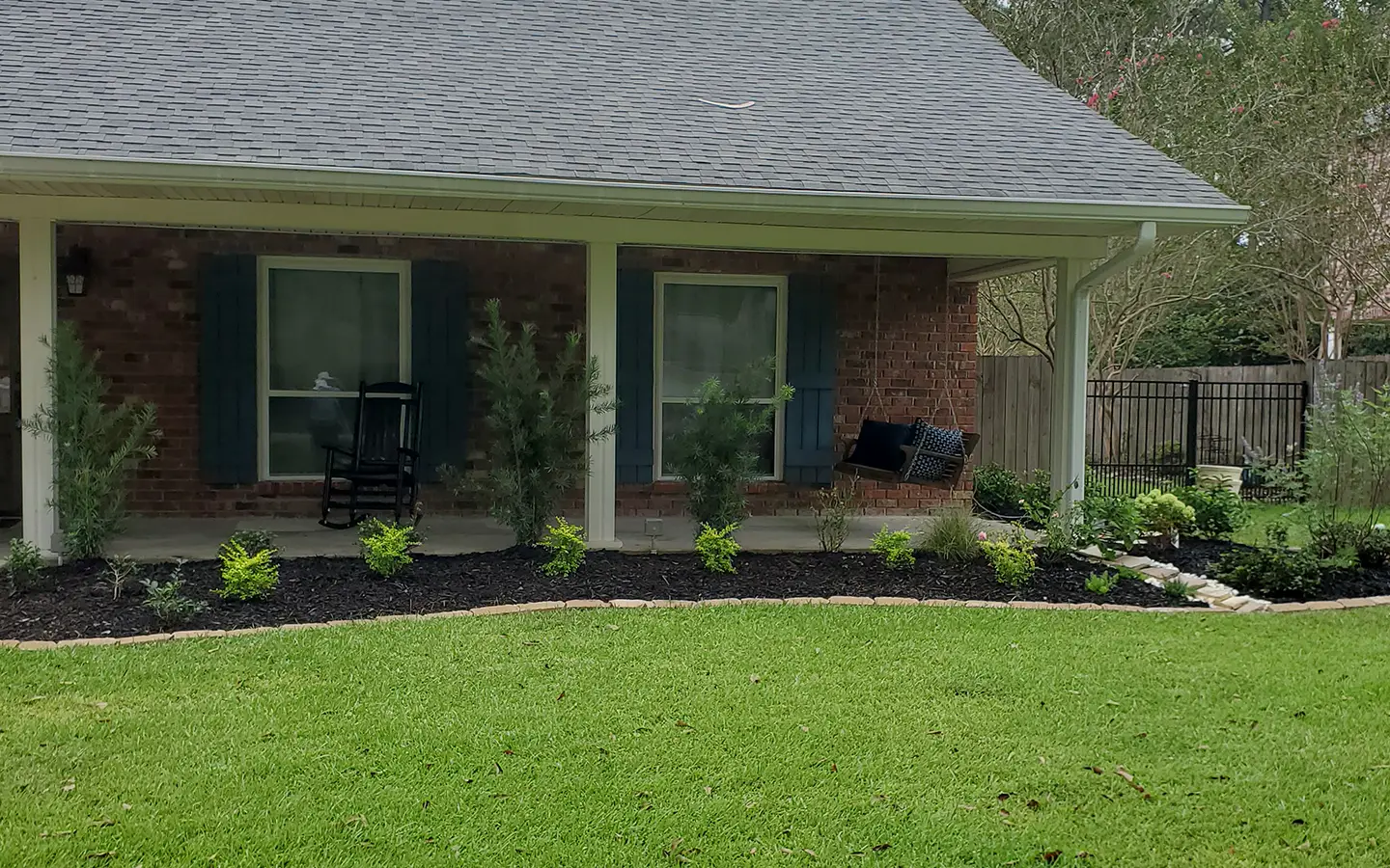 Curbside gallery -2 landscape refresh 1@ 1440 x 900