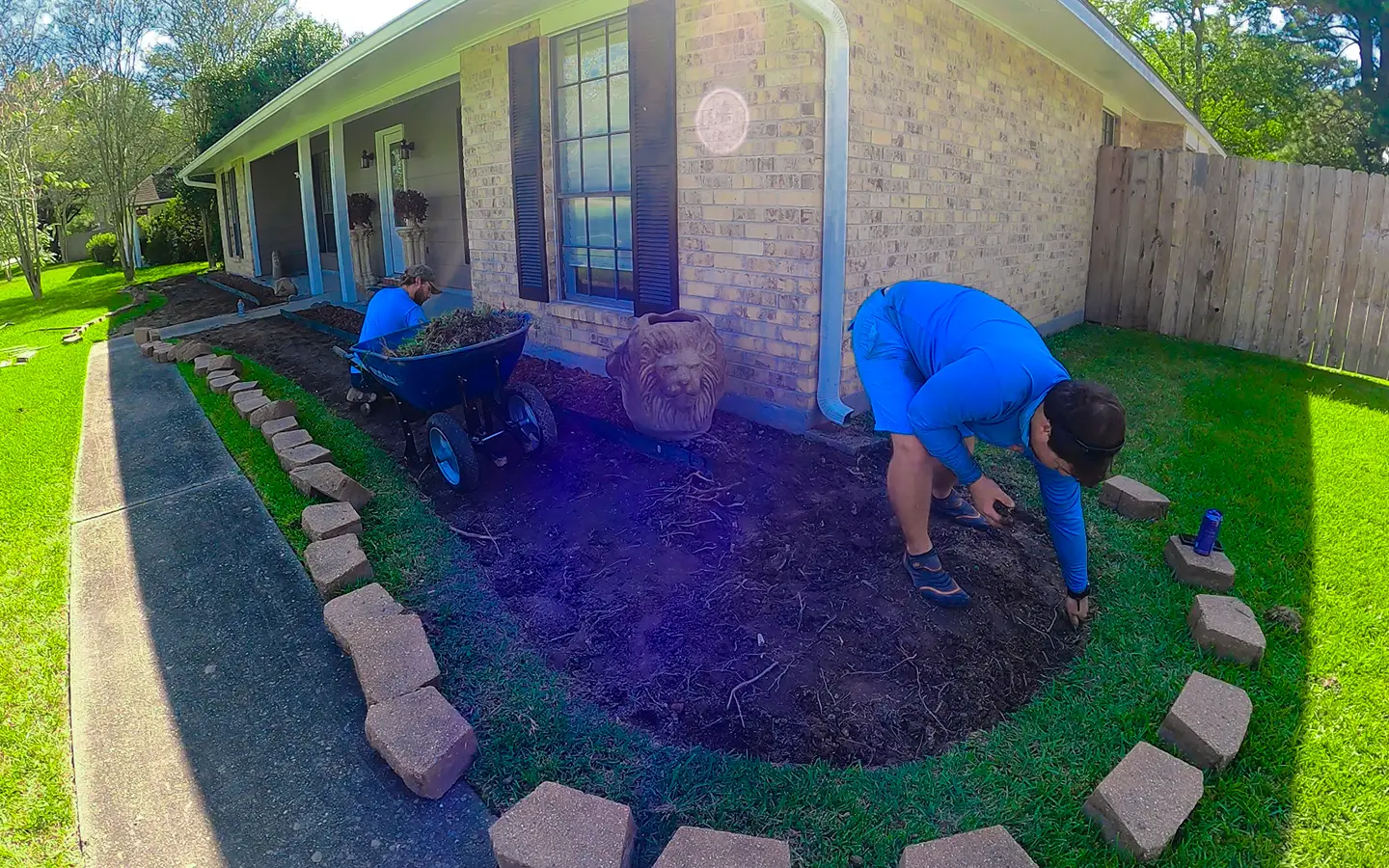 Curbside Gallery-Landscape Design-Fresh Mulch-Vegetation-Stonework-5